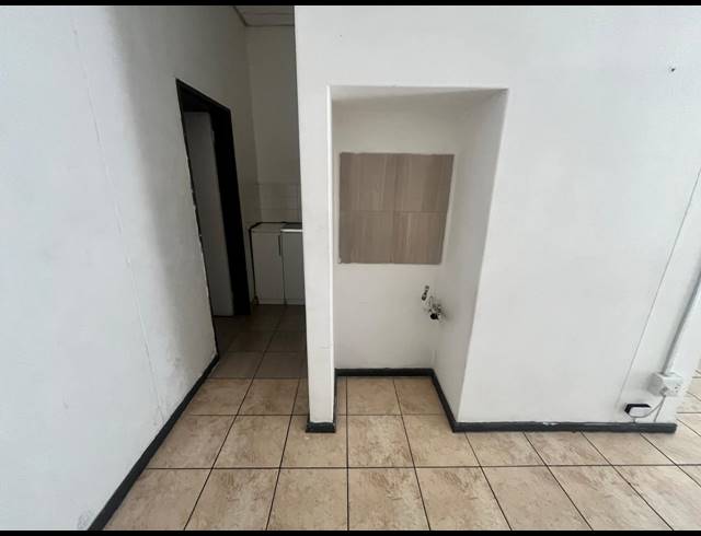 154M² BUSINESS TO LET IN CAPE TOWN CITY CENTRE